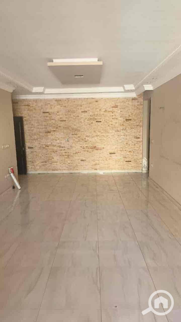 12 38b972f5-1c1e-4d24-b348-d94d428a9a3d. jpg