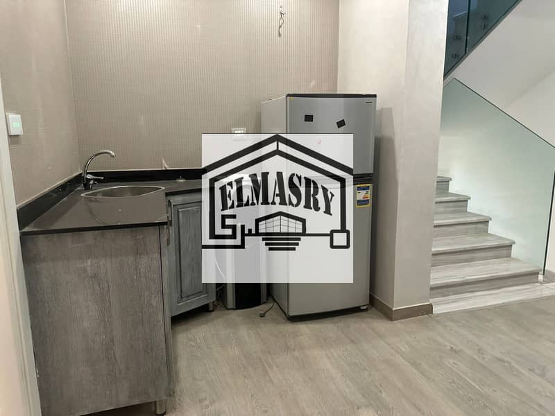 10 268ea4a5-0c99-4a2c-b385-a4e3a08fcab4. jpeg