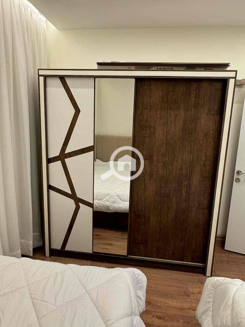 9 2f4804bd-bb35-4fa6-9f27-e3a85d95580d. jpg