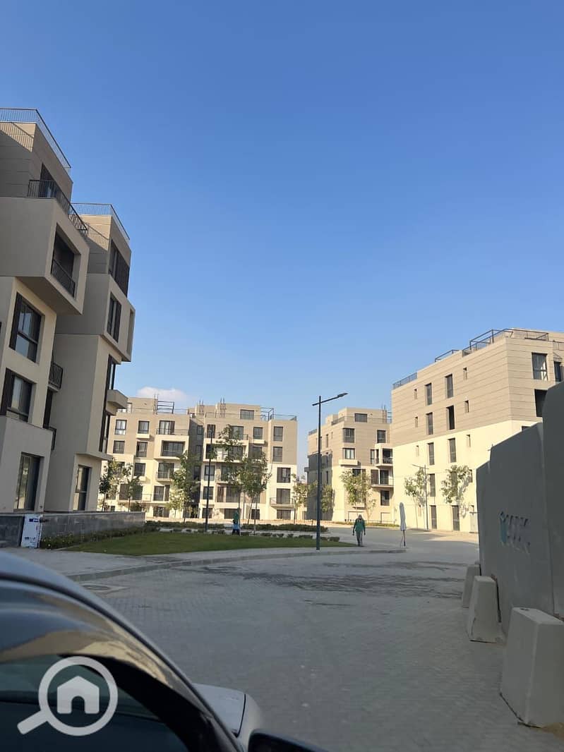 10 e1ed2adf-5fac-4629-9b37-bc547e7959ec. jpg