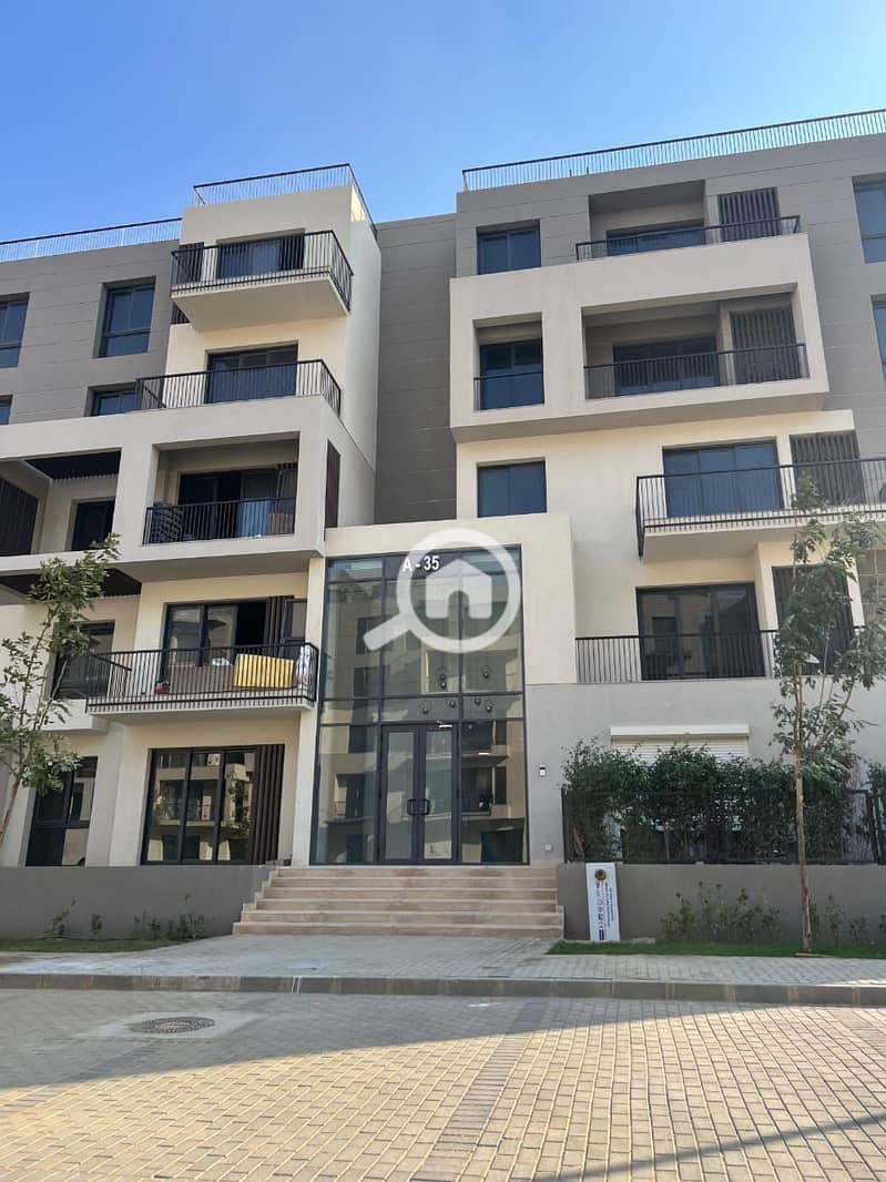 12 e4577d29-d6e5-4409-bcfb-d8f279774250. jpg