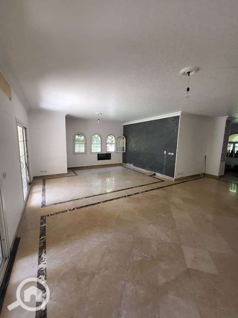 2 5df32cd3-813f-434a-8cc5-7b32eb1de8a7. jpg