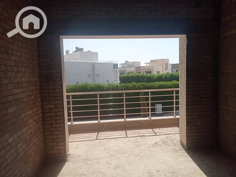 18 e7a3861c-b567-4be3-8084-1af50f946c77. jpeg