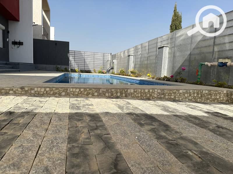 7 5e217a4b-ef69-41c9-8de0-f2f3be7f0707. jpg