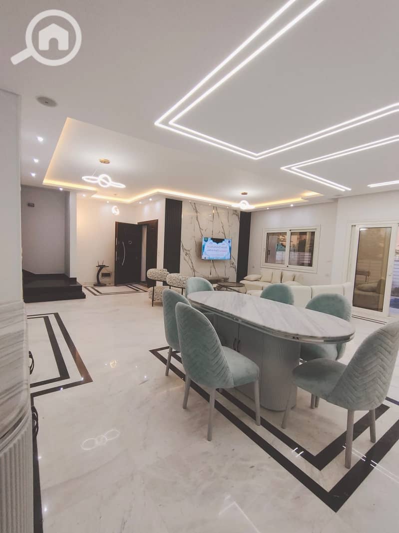 18 7188c85f-9069-49f7-bcac-2cf92c3f1d79. jpeg