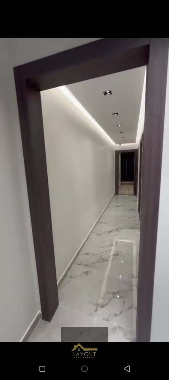 4 14e8ad34-76b6-477a-a66f-563933784dcd. jpg