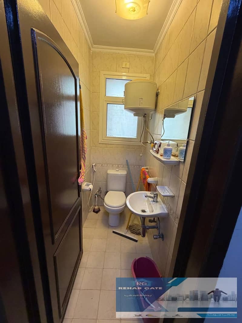 8 70bf8042-4180-4979-aa2d-959ee90ce39b. jpg