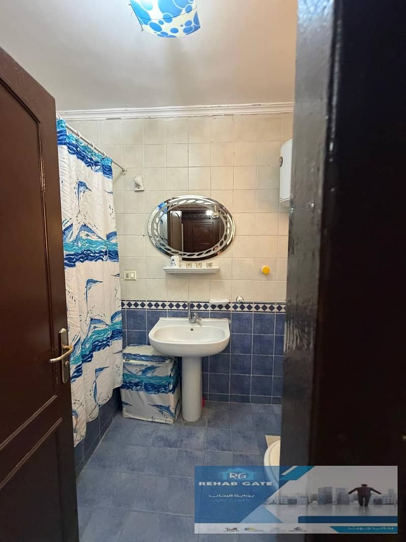 12 4d758a81-cabb-418f-99a0-c3a8f433effc. jpg