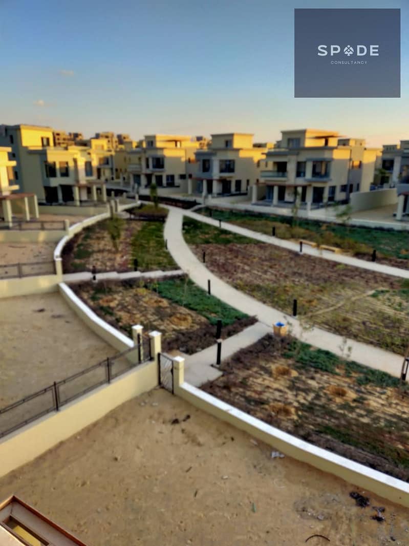 12 504627e3-1c06-4c13-9d47-510bbb89a791. jpg