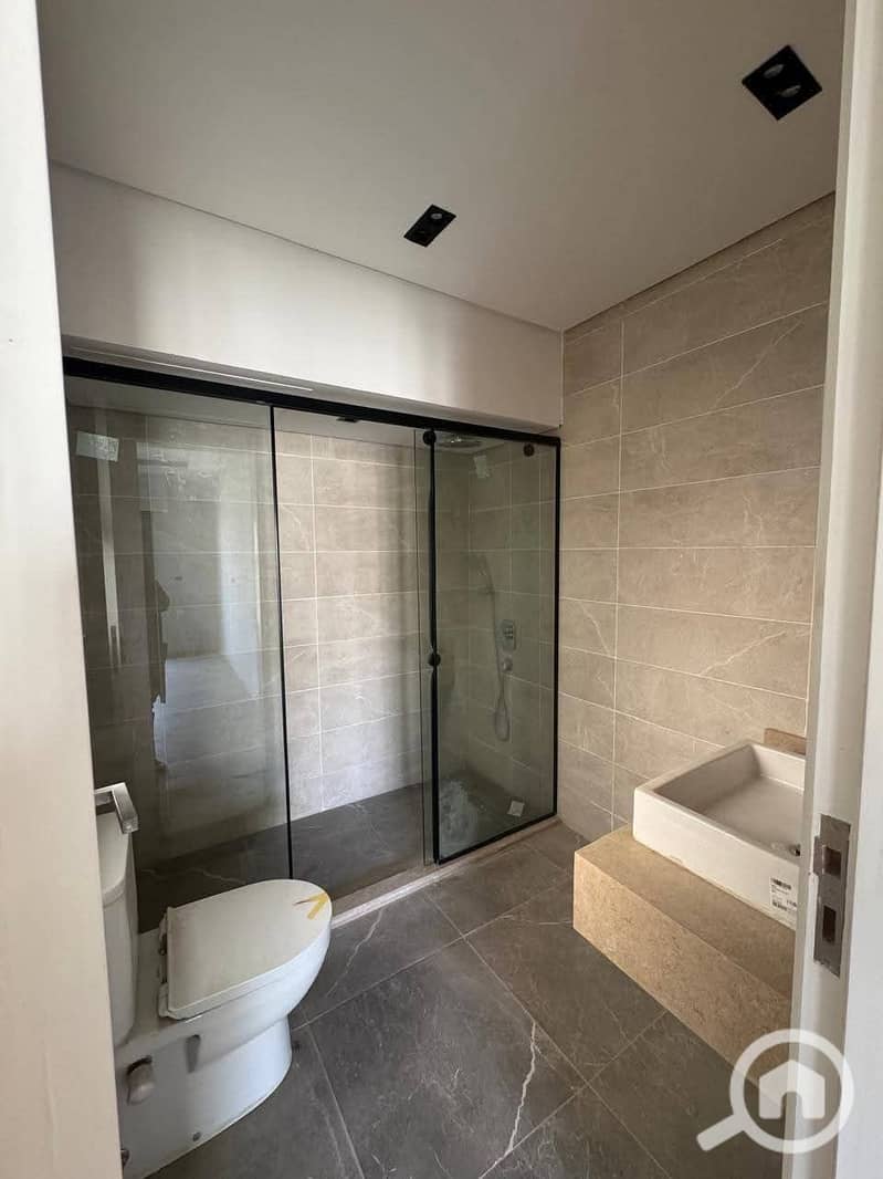 10 5045752a-2599-42f6-a725-002acc6626bf. jpg