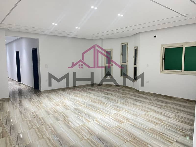 4 photo_5974465943473687365_y. jpg