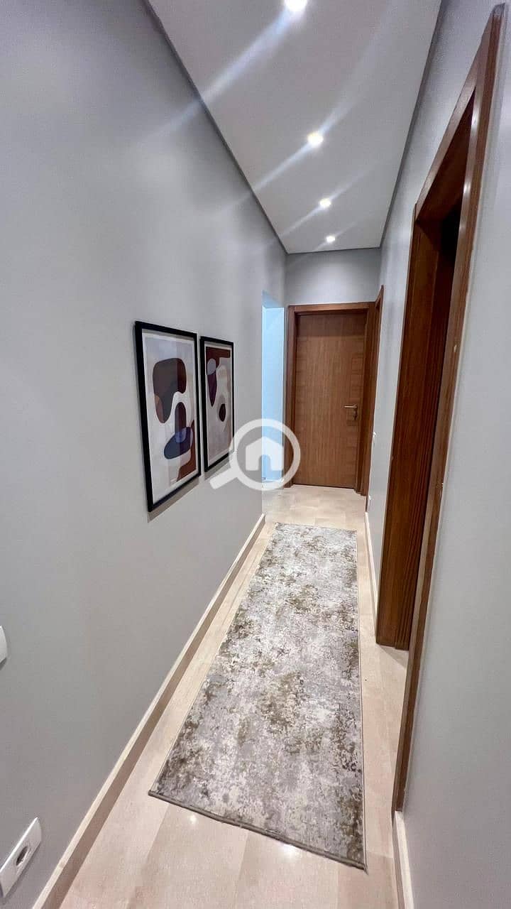 7 d9a9d520-3aae-45a4-b966-8e0f1524c684. jpg