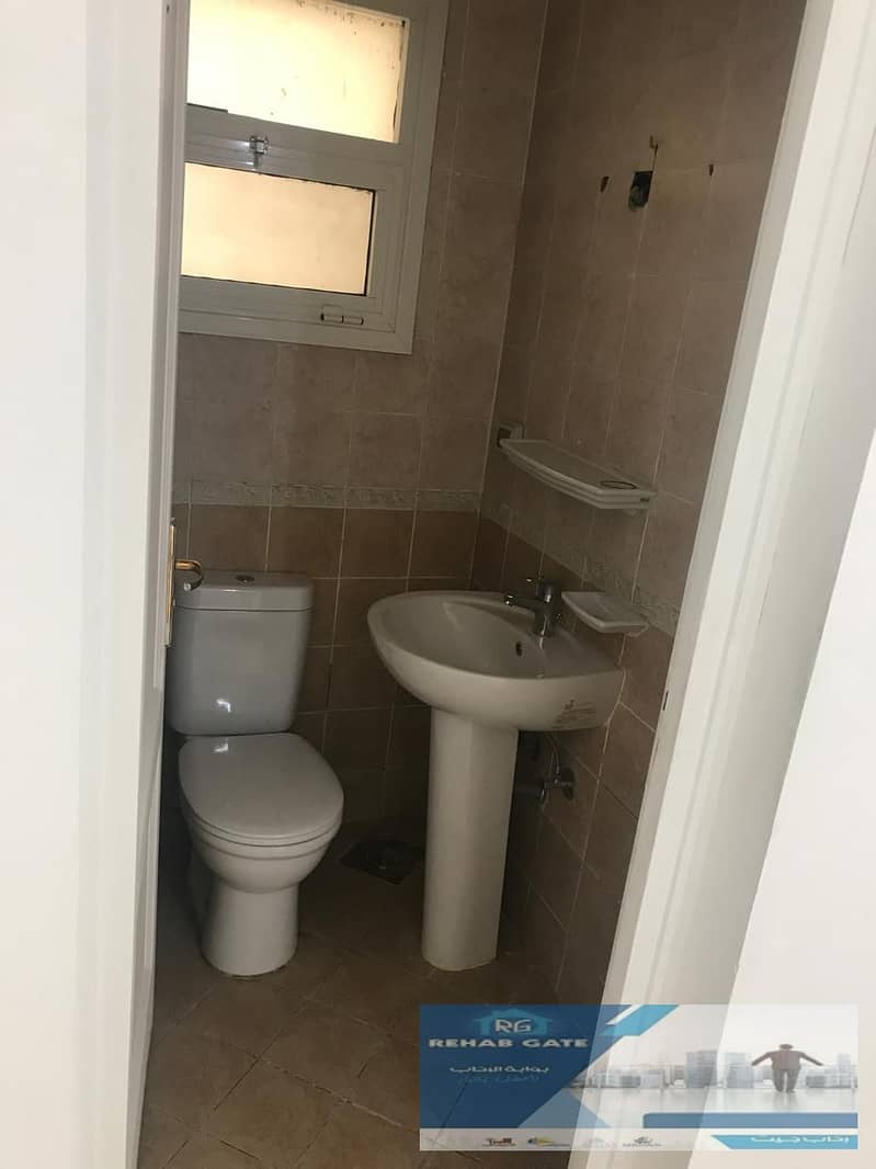 13 35af3e4b-3728-4b50-8f80-1b36eab1e3c0. jpg