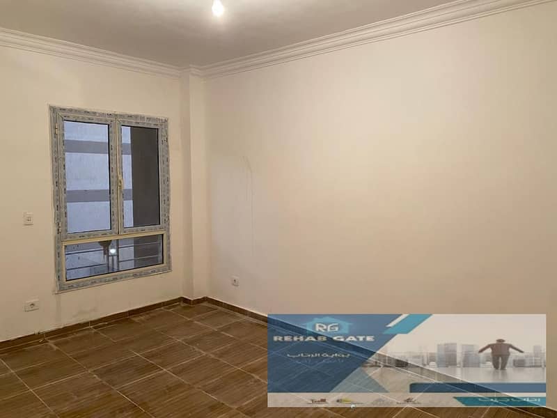 2 6c5e08b1-125d-4bb1-981a-52b18bc58fae. jpg