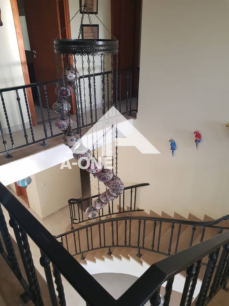 3 b8593bca-42e2-4830-977c-4c5c1e6150bf. jpg