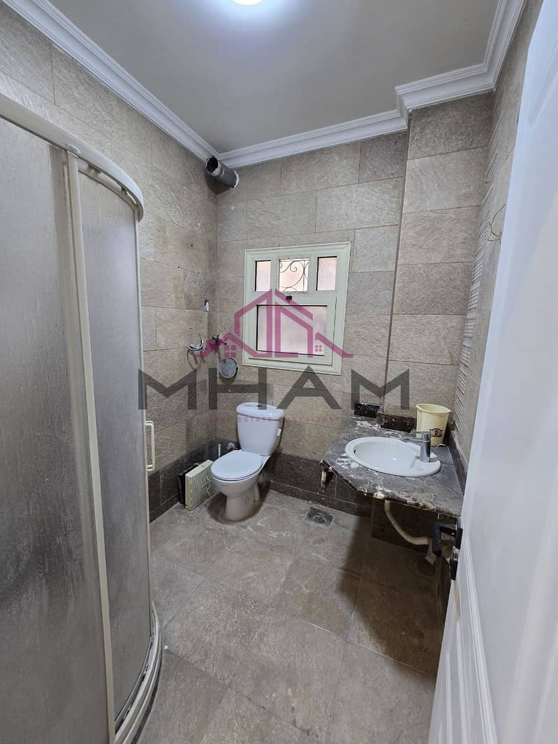 3 photo_5976790207975590847_y. jpg