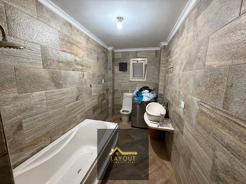 4 da27b940-dfe6-4b7d-accd-4a86274feced. jpg