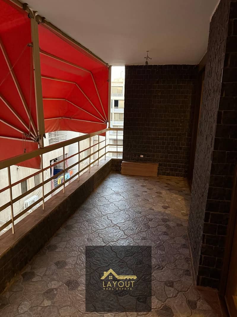 10 4012e4dc-00de-45e9-8005-82ed7b46d56d. jpg