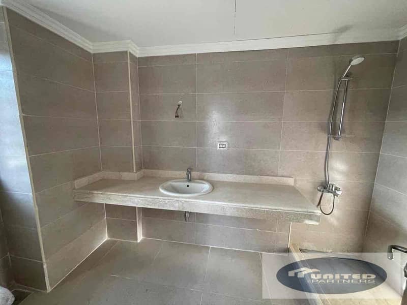 12 4c6d6a1d-1505-4e2d-8a1e-88b65392379e. jpg