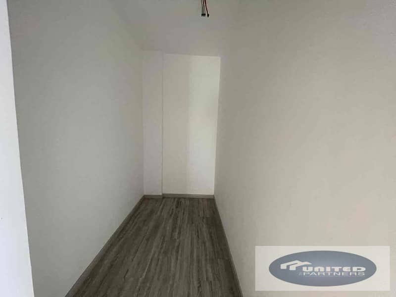 18 bd1875e1-e7e6-45ce-afa6-efc28c24cac3. jpg