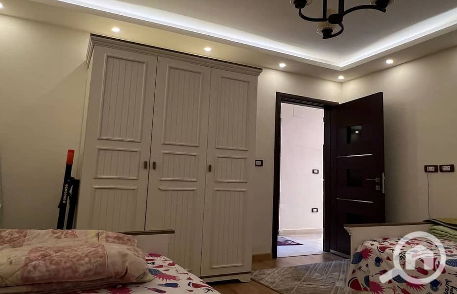 11 e0e0e6f1-1457-4f96-843c-0f24b9e21b82. jpg