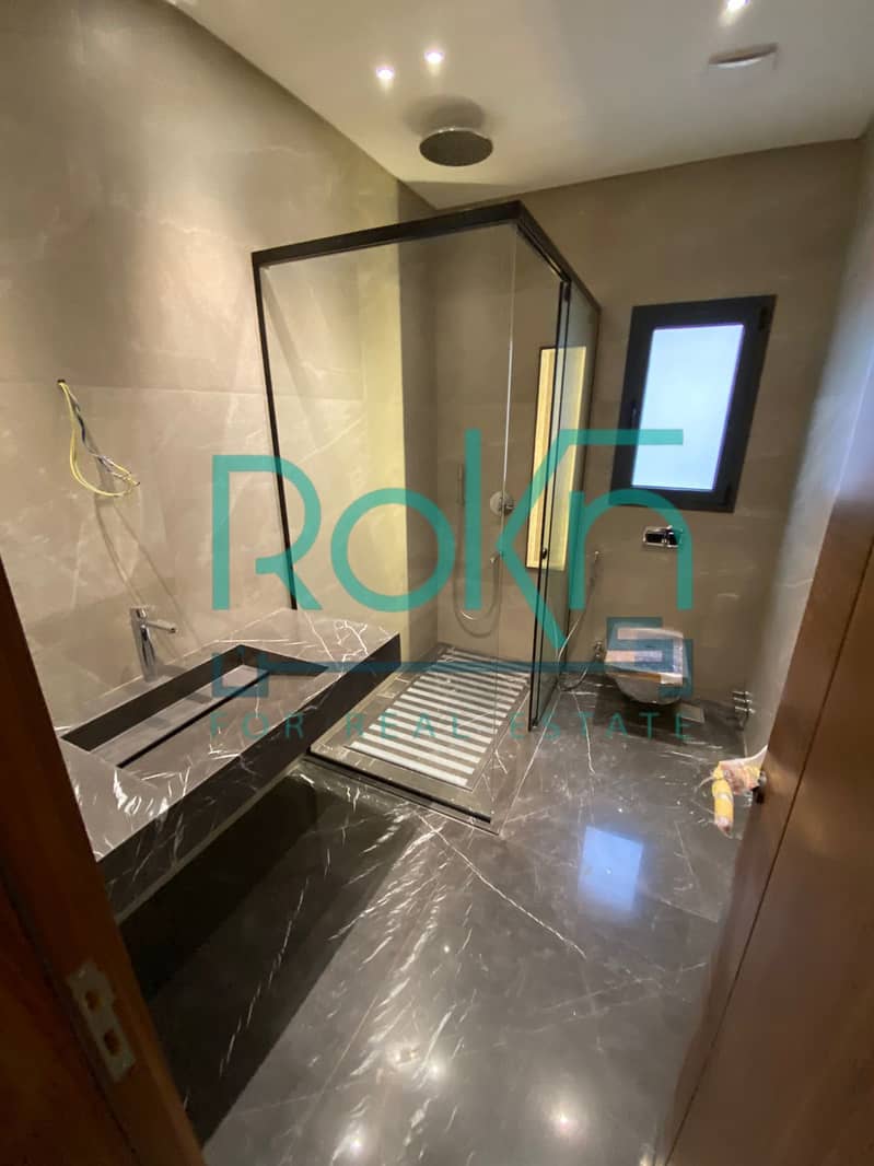 4 ff33e452-59d0-4384-9f32-b7ecc851bf9a. jpg