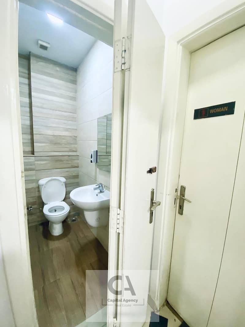 6 a6c19903-27da-43f4-855f-200d94420e72. jpg