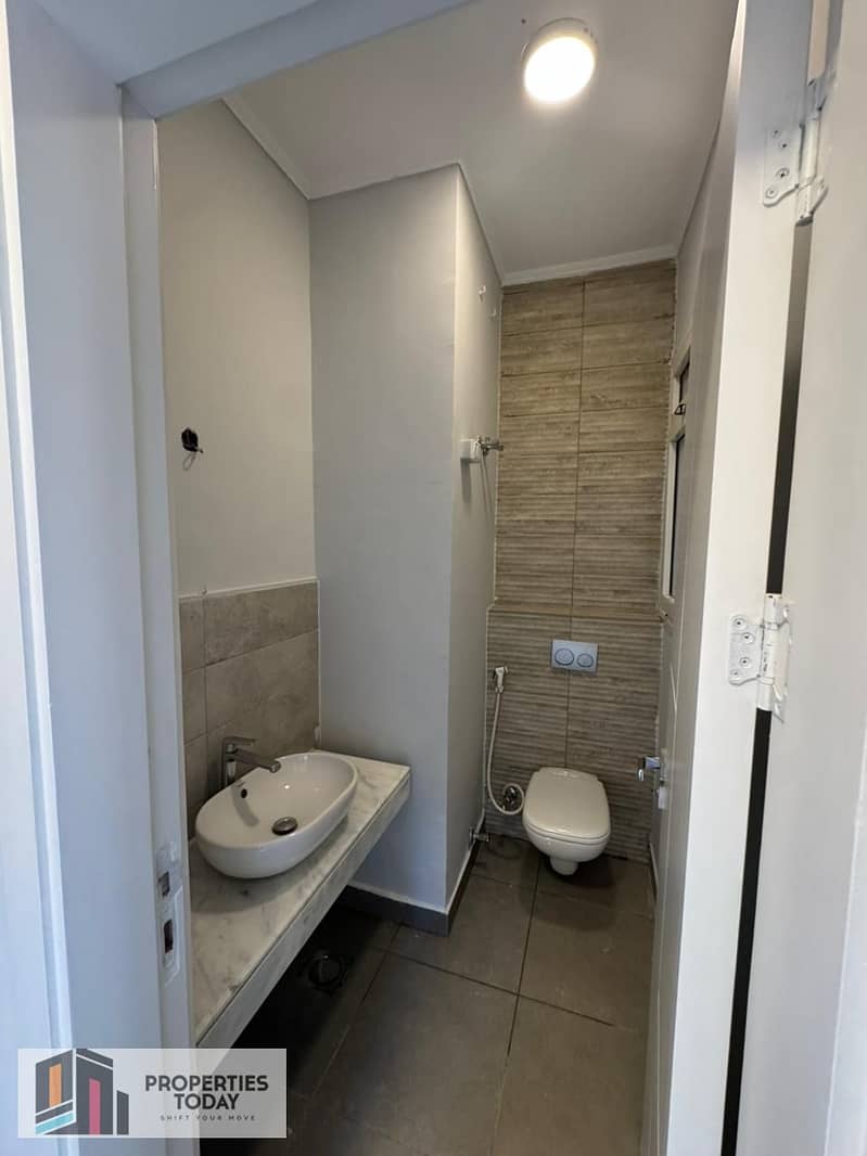 6 514eb49d-c222-4fb0-8d47-7fb85aae6014. jpeg