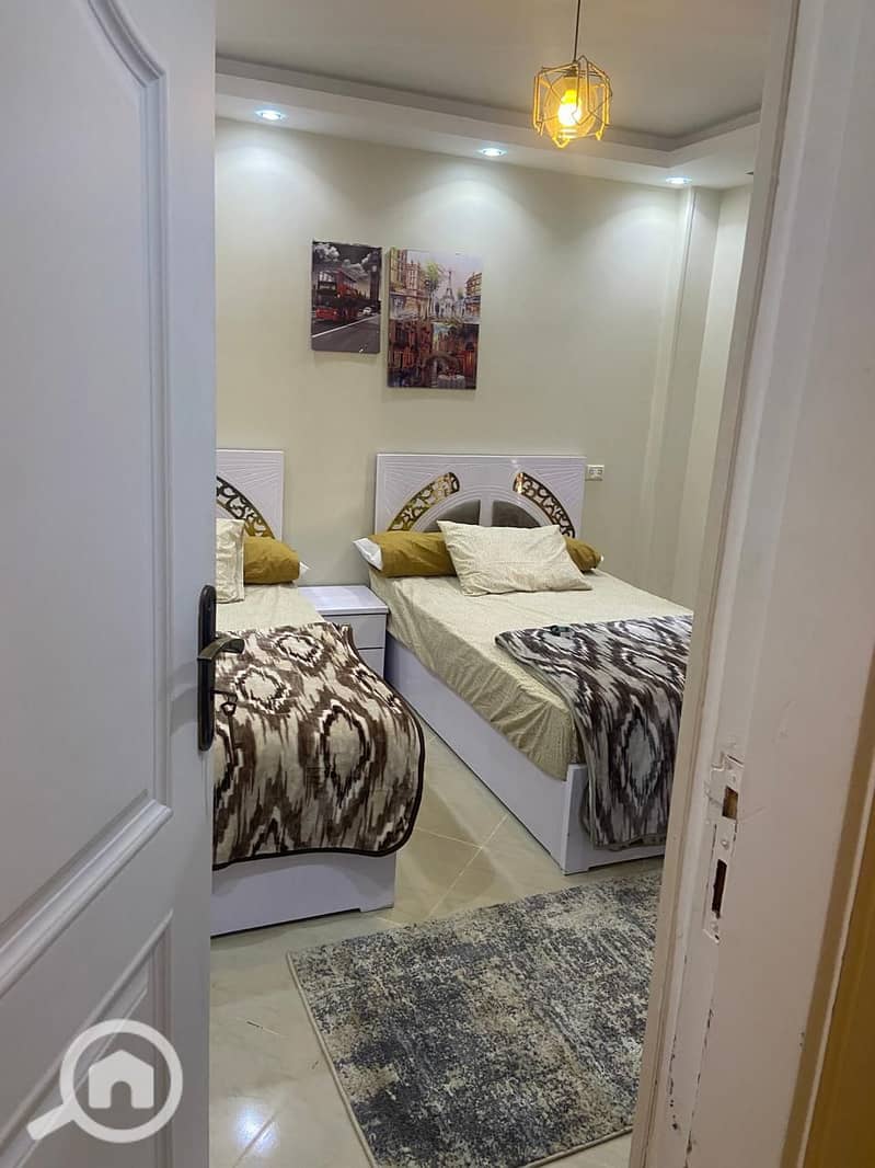 10 cc2f5a8f-d01b-49b6-8e0f-8117cdf145d7. jpg