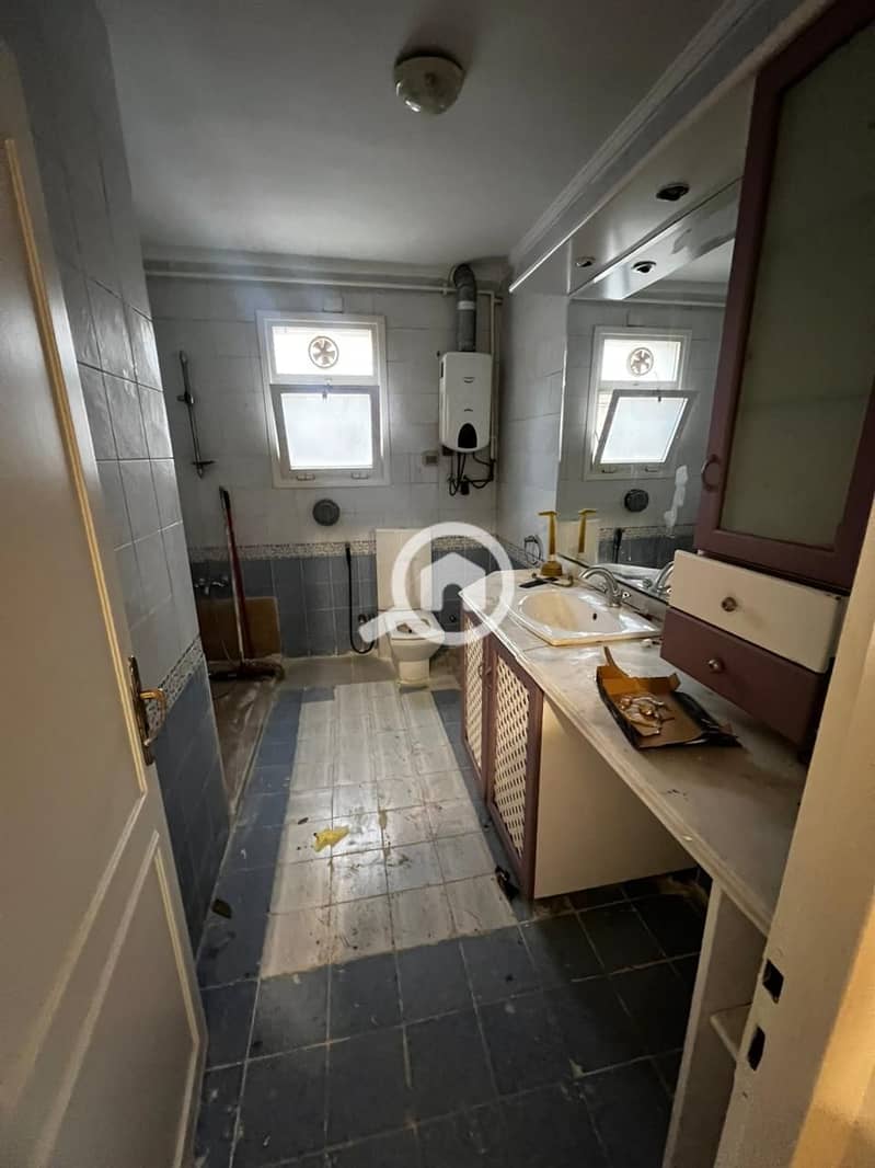 4 6aaf73b1-e395-40d9-b06c-040c7c58b581. jpeg