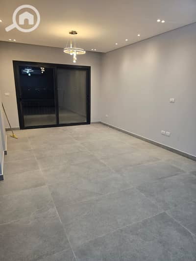 شقة 3 غرف نوم للايجار في الشيخ زايد، الجيزة - IMG-20260104-WA0017. jpg