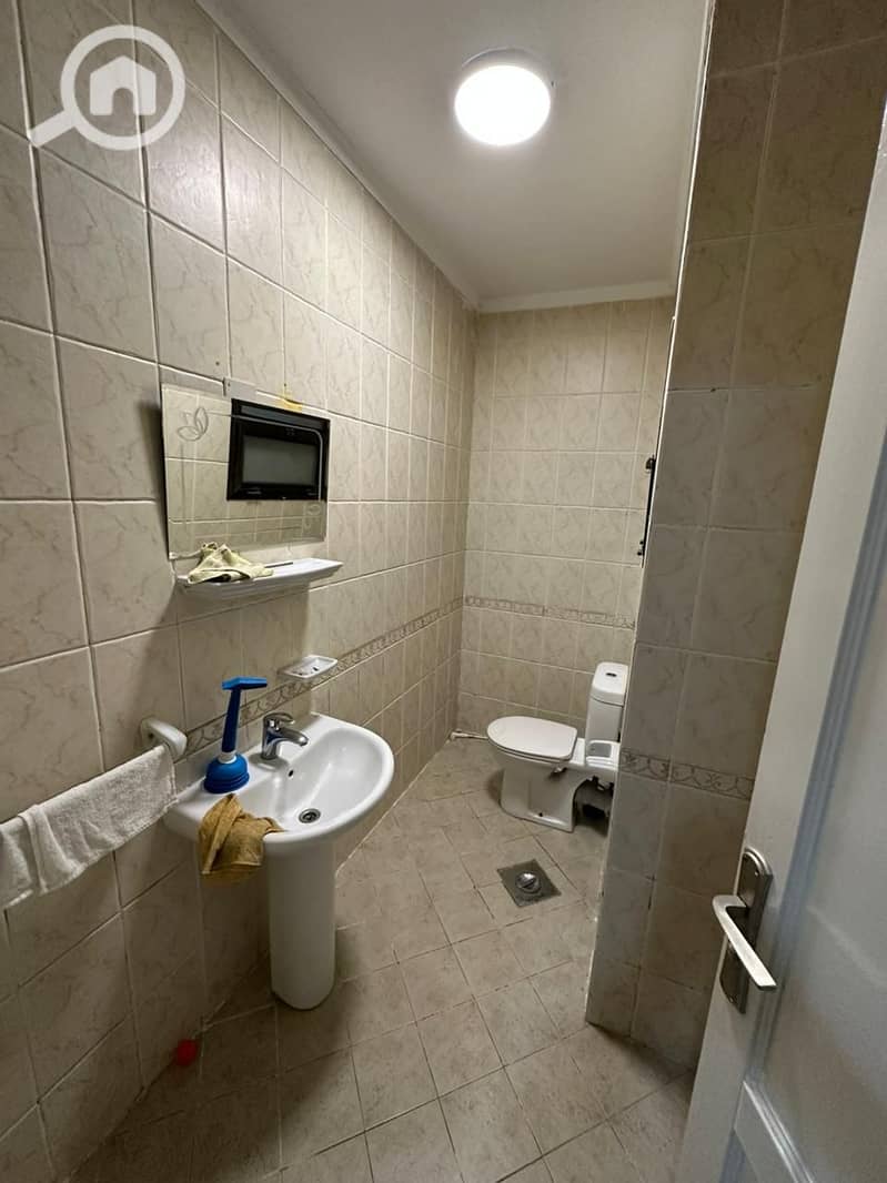 8 885f4fef-34b6-430e-819f-cfb41df760bb. jpeg