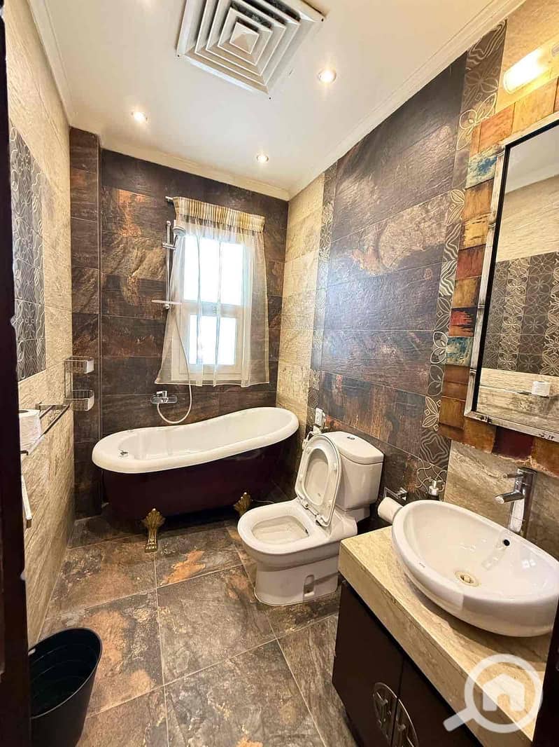 7 f4b2cd0b-a2a8-4067-b7f1-52b37c5780ad. jpg