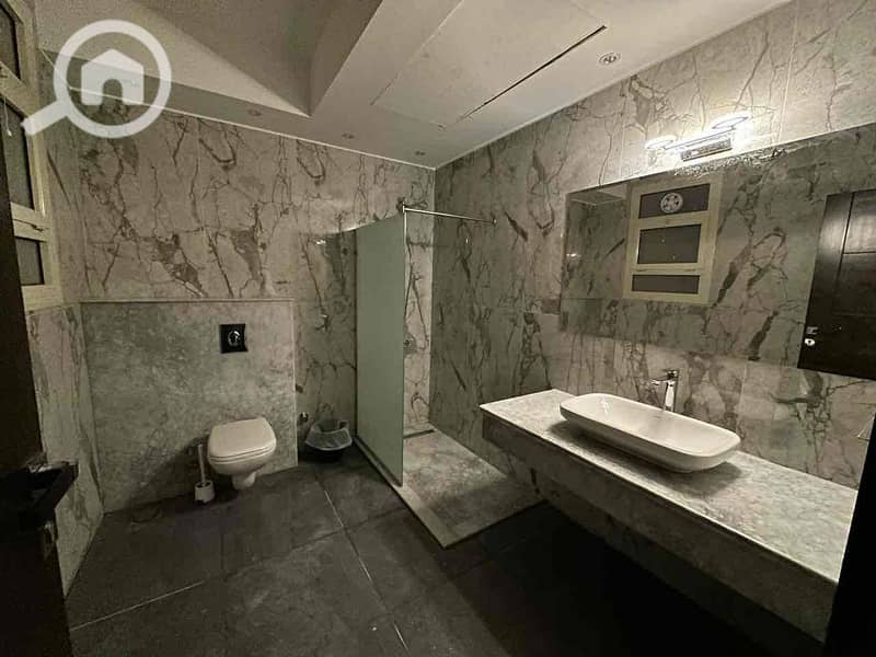 11 36fb349e-aa68-4995-8235-1b417c814f3a. jpg