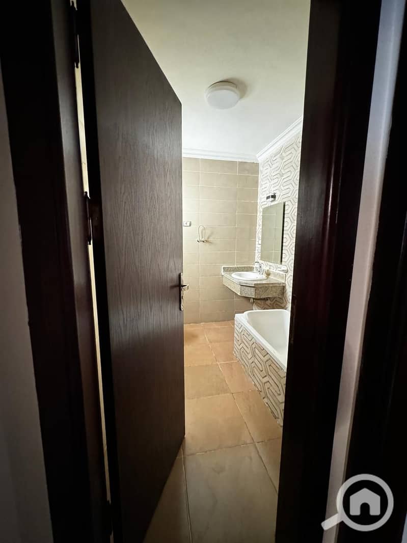 8 9e3baa7b-38e5-4b9c-bc03-bd3deb57ce76. jpeg