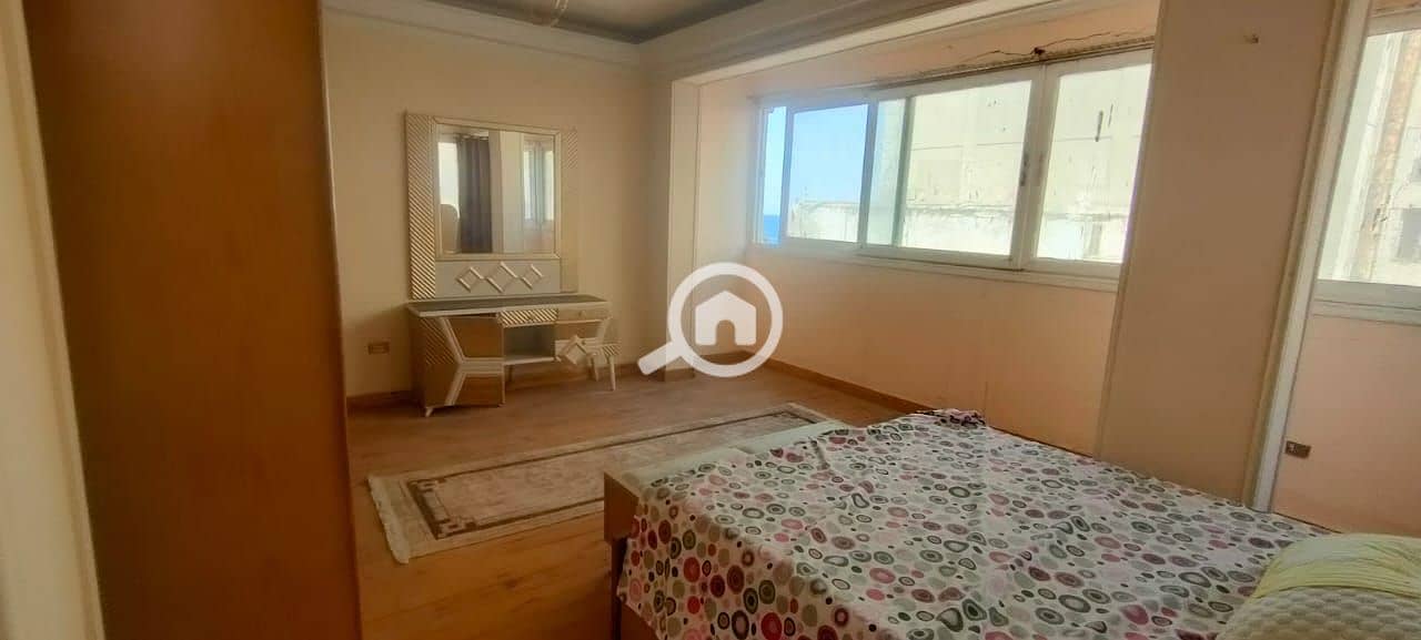 4 4161bfe6-2836-4091-a9eb-9672e8700134. jpg