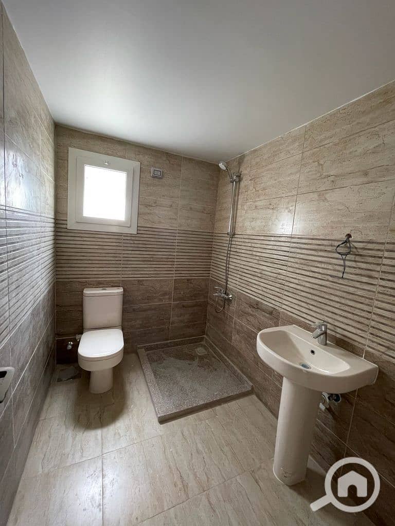 9 056c4477-7357-4a81-aa9d-fc11e70c2726. jpg