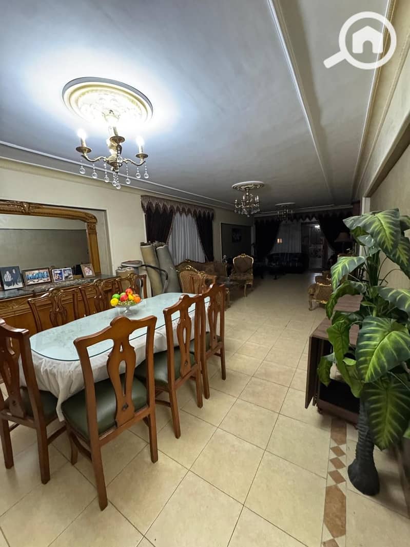 2 5704842d-aa8e-4739-af11-3eb10ca9dbb4. jpg