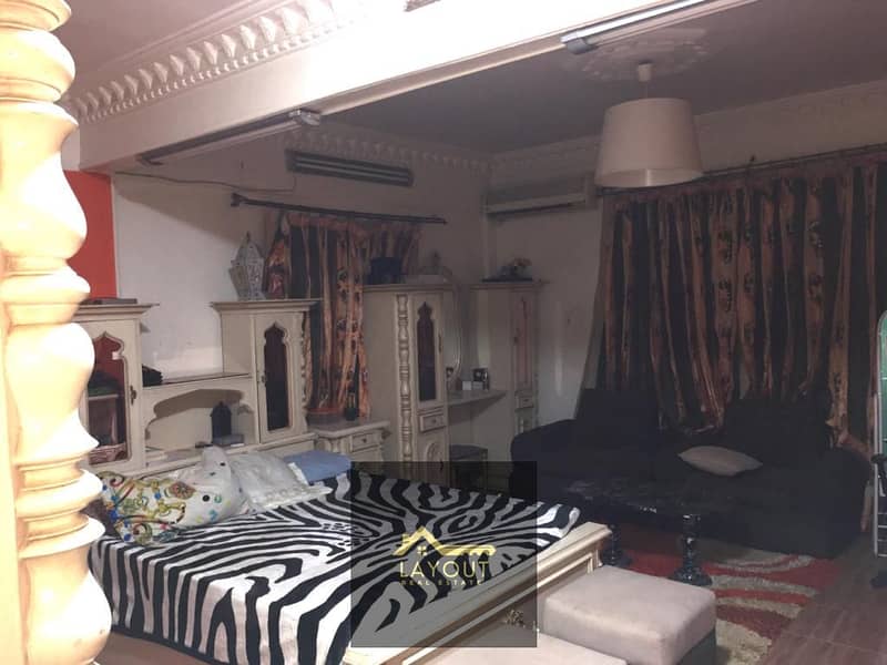 4 94d803ab-d1a8-465b-b64e-681b289f49c5. jpg