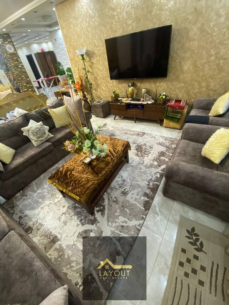 9 e4b22ebe-7cd4-440a-90bc-5894f2667304. jpg