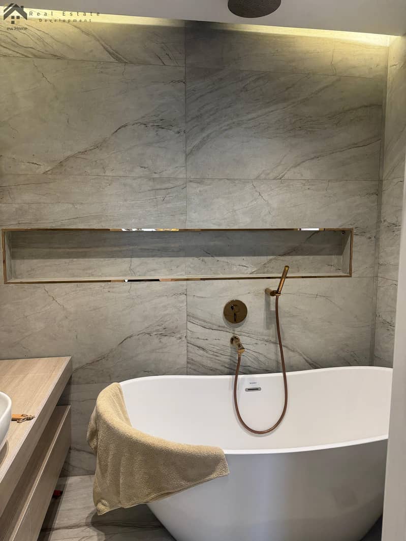 6 WhatsApp Image 2026-01-04 at لابي. jpeg