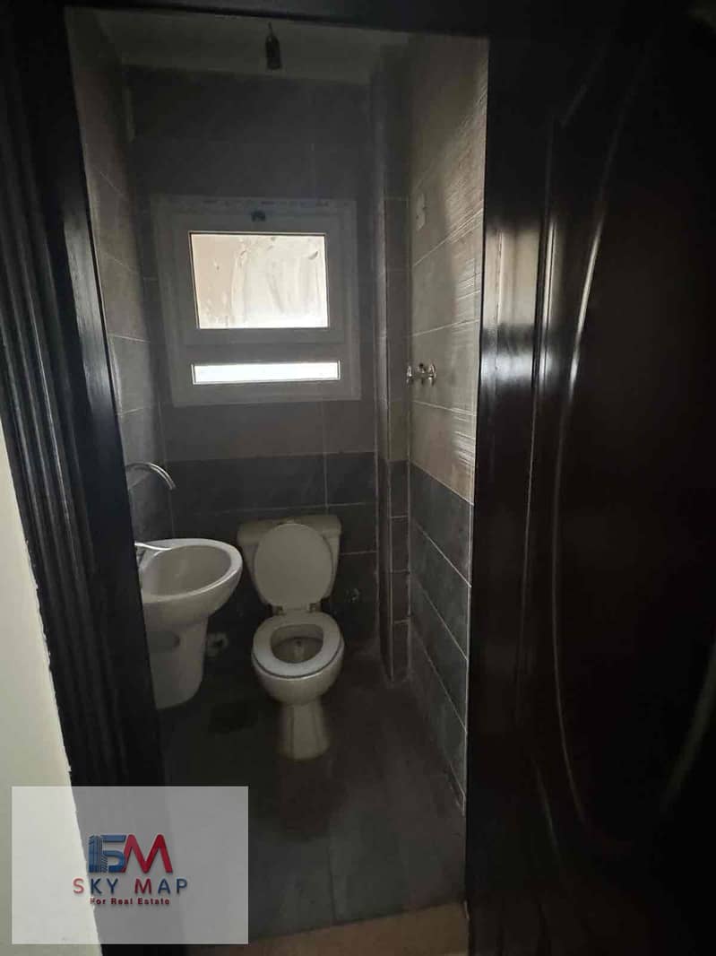 12 3bfa75d2-be14-4722-88bf-eff5b4954519. jpg