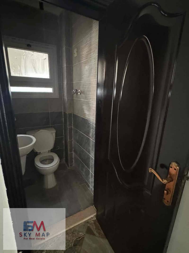 15 0279f2ae-531d-4252-bddb-8c81adb0f75d. jpg