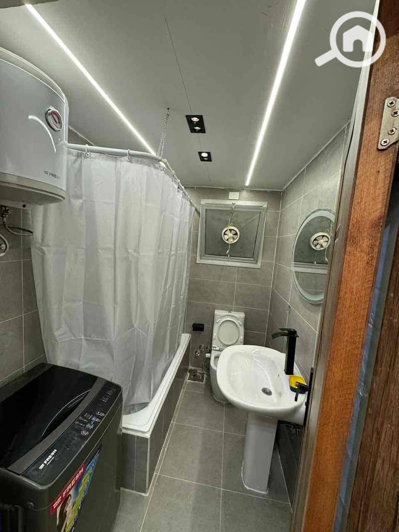 23 c90e95d9-e77f-48af-9bbc-d53bb14dfc5f. jpg