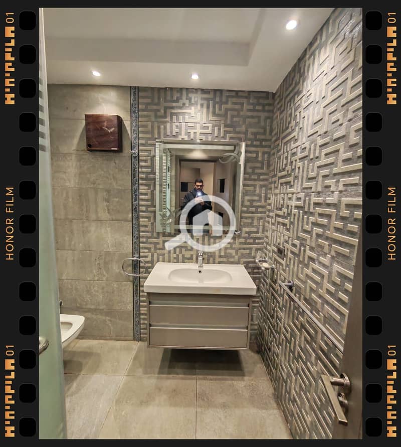 2 1dc5e1fd-7a8d-41b8-aa0a-ca996f63f9e9. jpeg