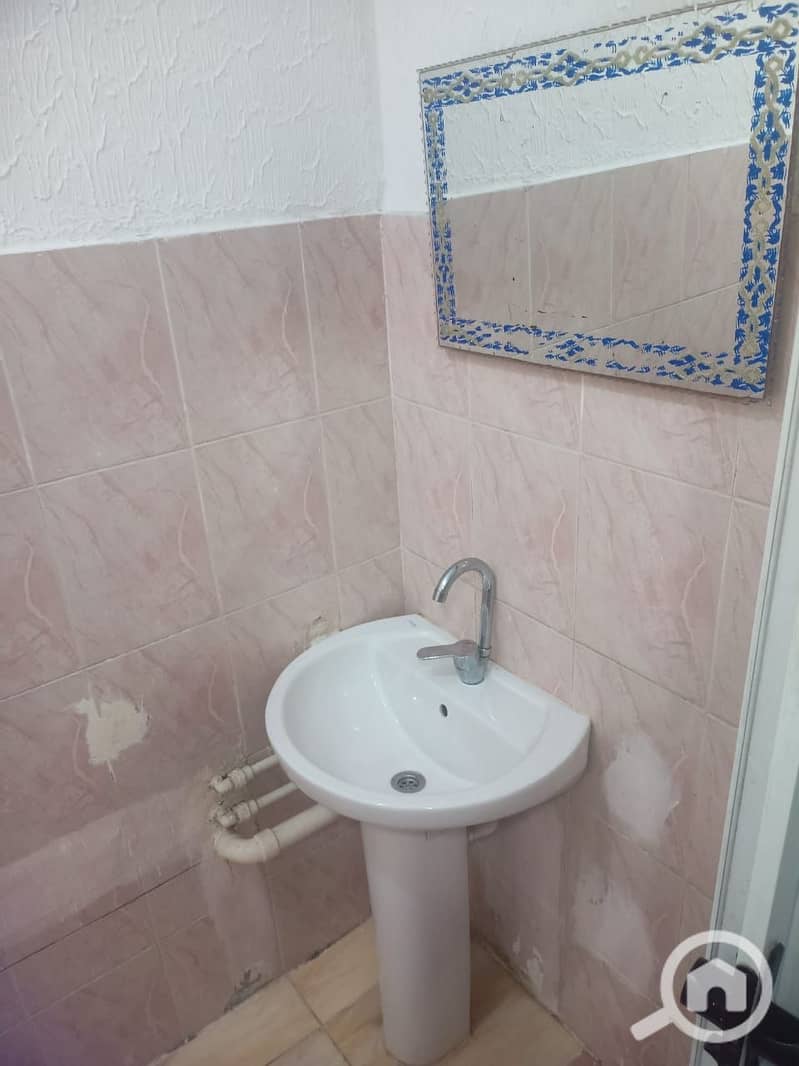 10 2efc6527-3c46-4ba7-806b-97e06cf3be56. jpg