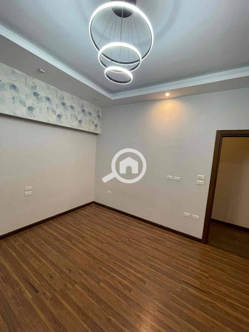 3 f36c2f17-1eed-4327-9094-7f2f4da73e5f. jpg