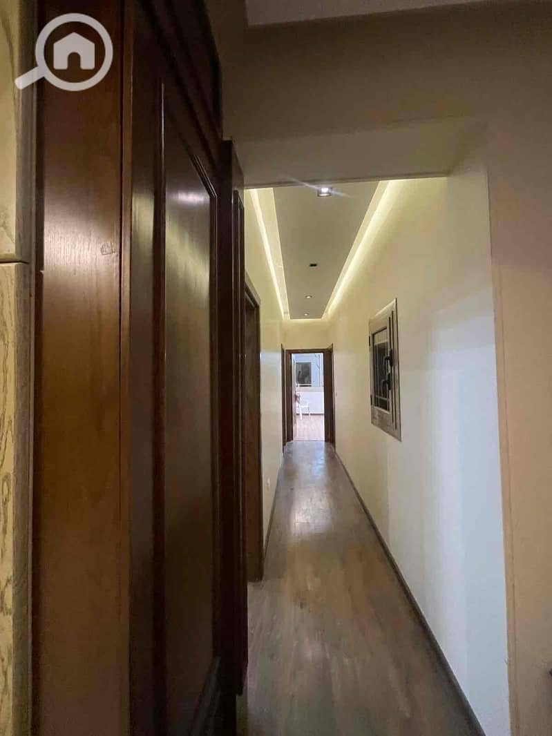 5 cf8821bb-e9ef-4e49-96e4-2b8fd652f809. jpg