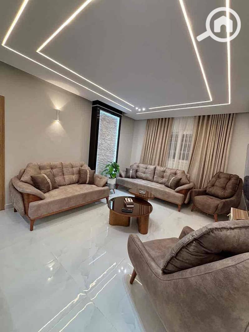 5 6666ce73-5307-4203-8fce-df0290d91726. jpg