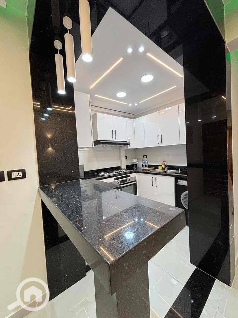 12 e84c4249-1891-4df6-8c08-4b149280b596. jpg